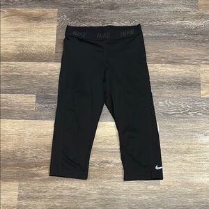 Nike Dri Fit Cropped Leggings (M)